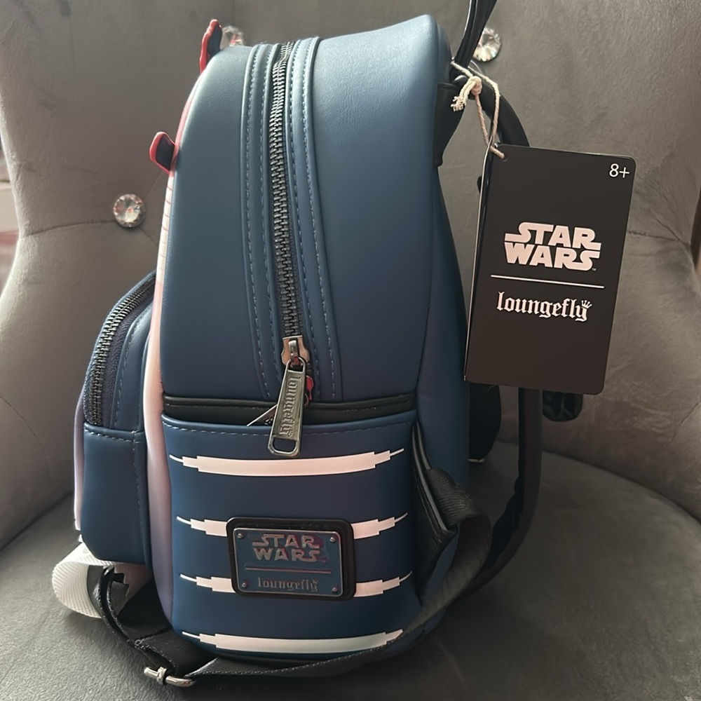 NWT loungefly Star Wars bagpack - Picture 4 of 7